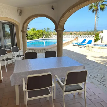 En La Playa Con Piscina Privada - Holavivienda Inmobiliaria * Denia